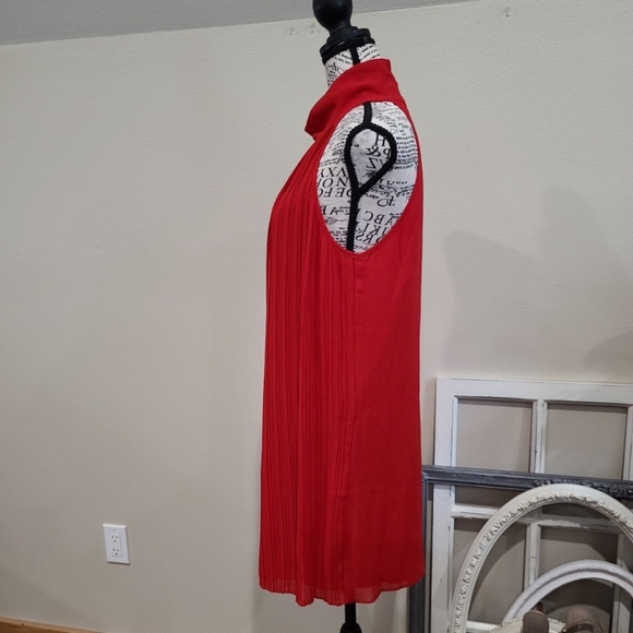 Naked Zebra Womens Size Med. RED Accordian  Pleat Mini Dress. - Picture 3 of 11
